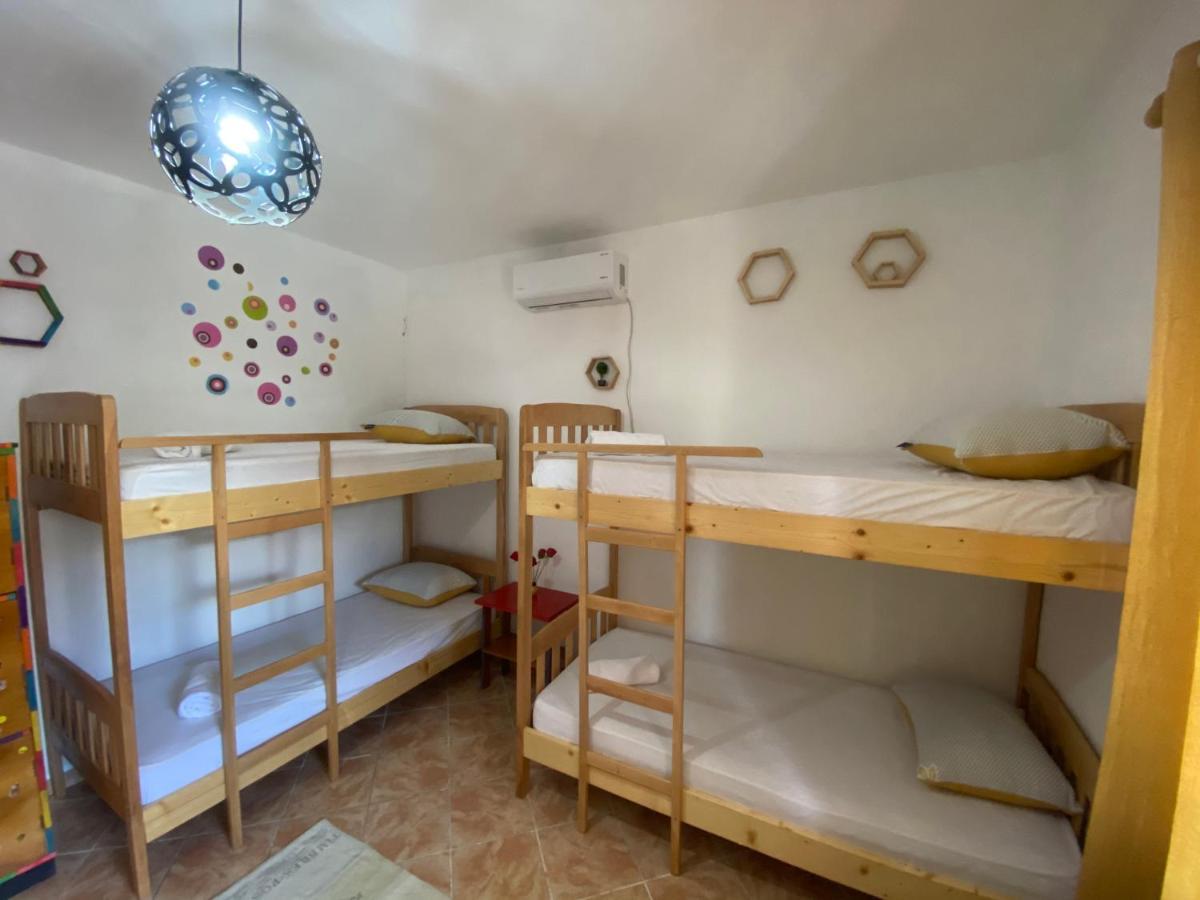 The Hood - Shkodra Backpackers Hostel Luaran gambar