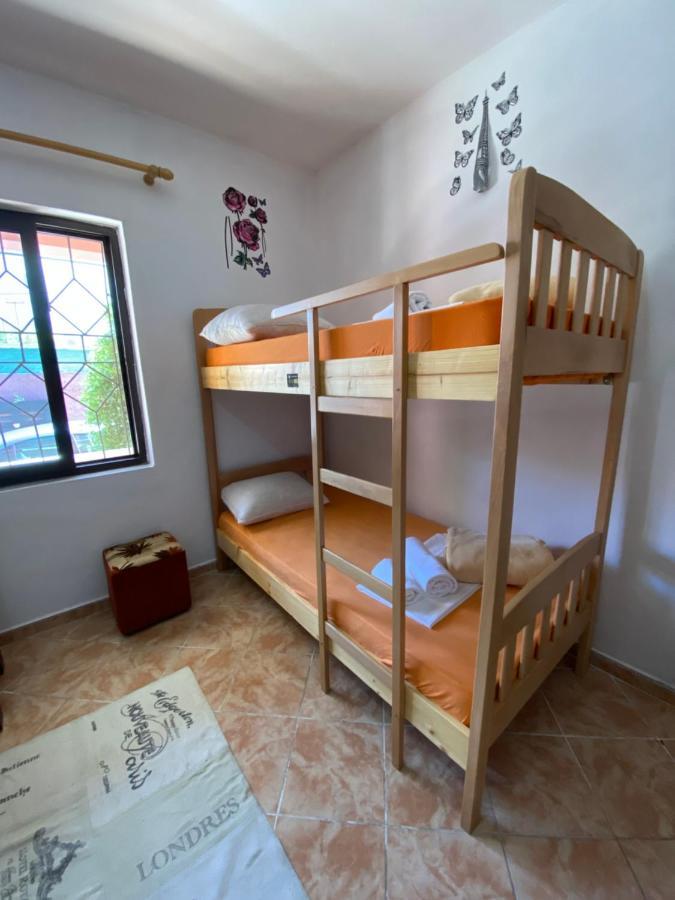 The Hood - Shkodra Backpackers Hostel Luaran gambar