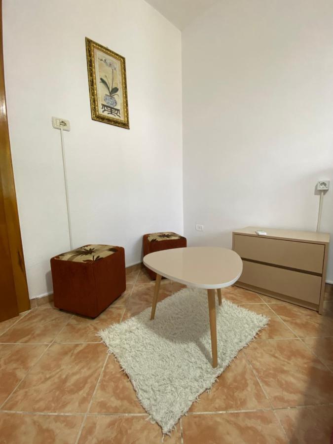 The Hood - Shkodra Backpackers Hostel Luaran gambar