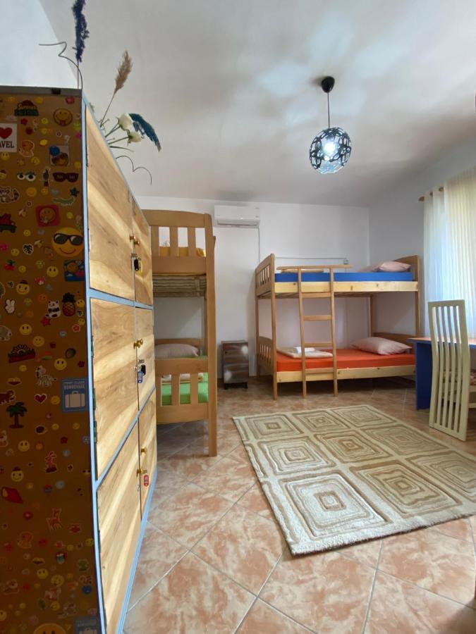 The Hood - Shkodra Backpackers Hostel Luaran gambar